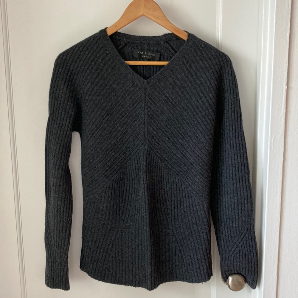 Soft Rag & Bone wool charcoal gray sweater